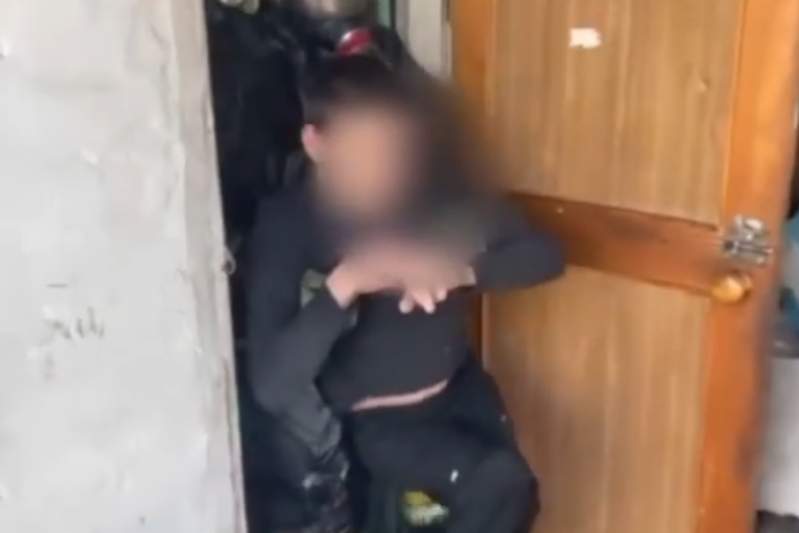 Семейде құтқарушылар отқа оранған үйден мүгедек адамды алып шықты