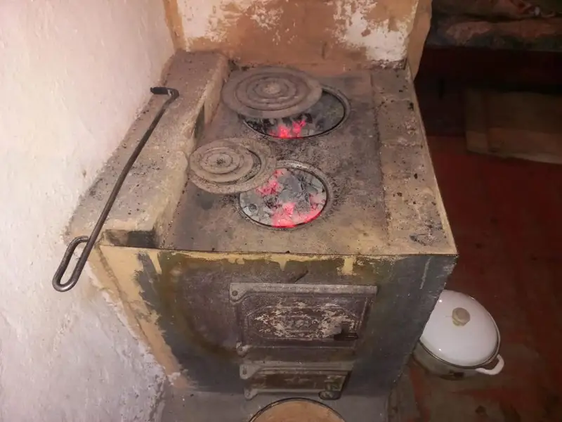 Ақмола облысында жаңа туған нәрестесін пеште өртеп жіберген әйел ұсталды