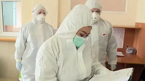 Дәрігерлер де жұқтырып жатыр