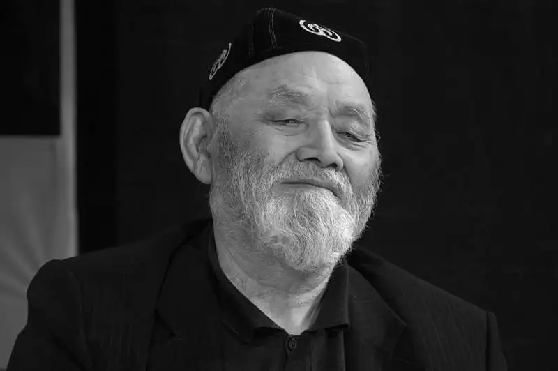 Қазақтың «Тақиялы періштесі» өмірден озды