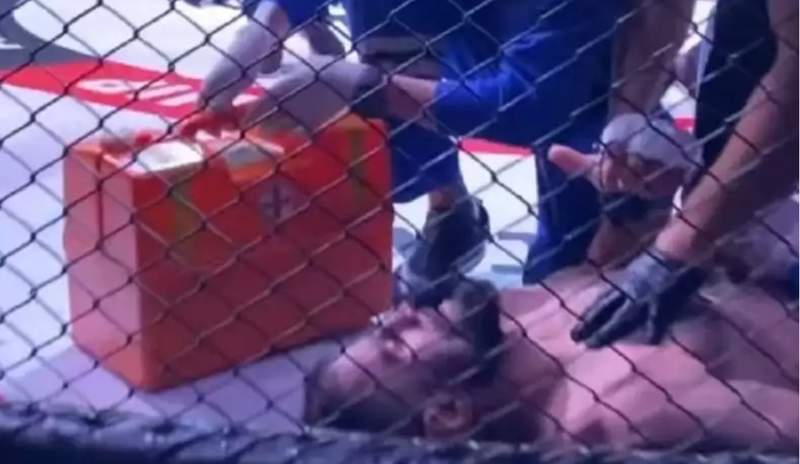 Аралас жекпе-жек: Қаршыға Дәуітбек «Императорды» ауыр нокаутқа жіберді