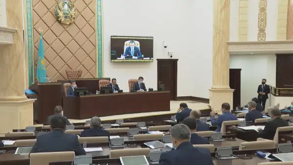 Бүгіннен бастап қос палата депутаттары демалыста