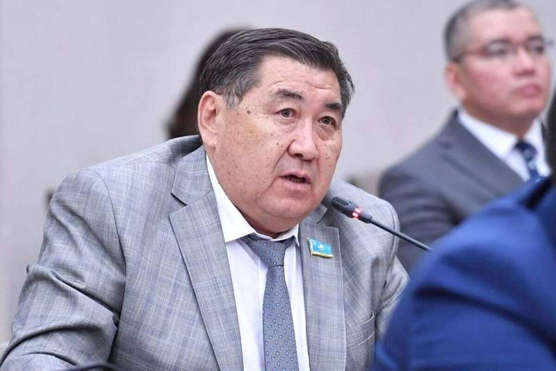 Ермұрат БАПИ: Біз «ескі Қазақстанның» ШИНЕЛІН әлі шешкен жоқпыз