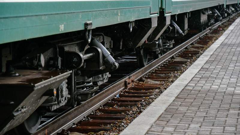 Балқашта вагон жөндеушінің екі аяғын пойыз басып кетті