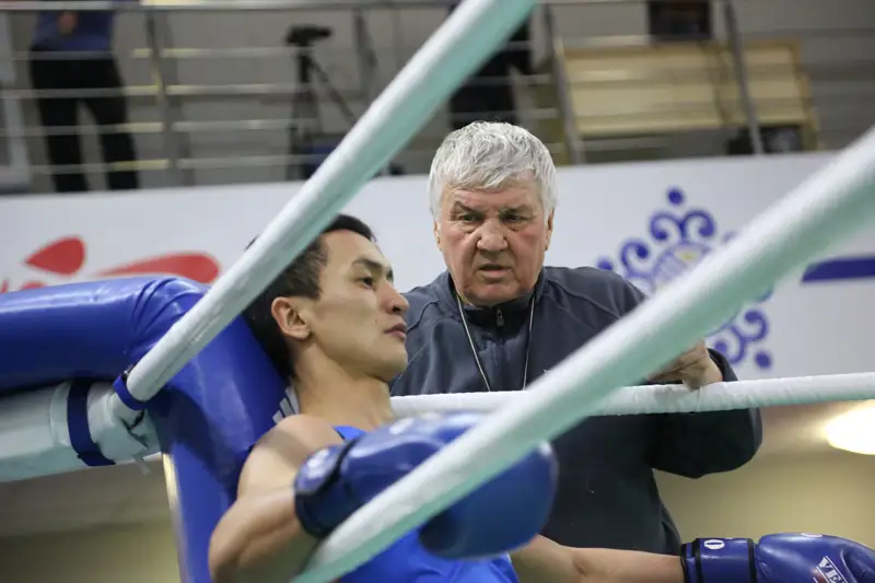 Қанат Ислам жаңа бапкермен жұмыс бастады