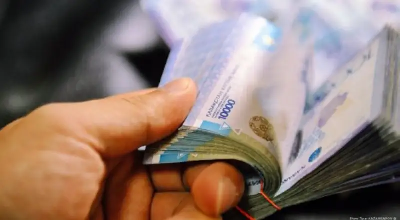 Алматы облысында 1448 медицина қызметкері үстемақы алды