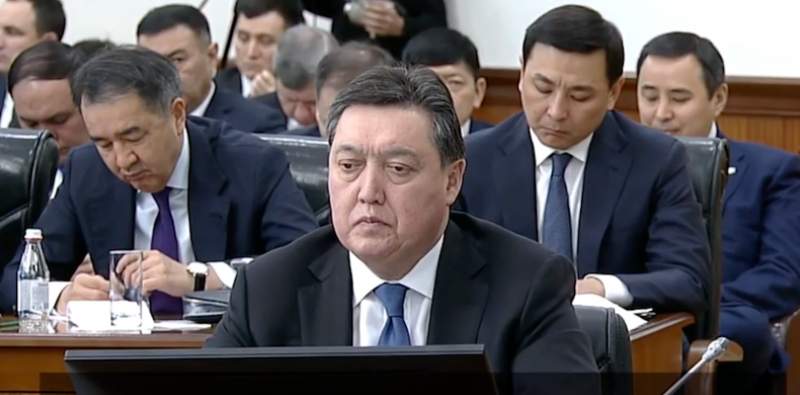 Министрлер мен әкімдер: Кім кетеді, кім қалады?