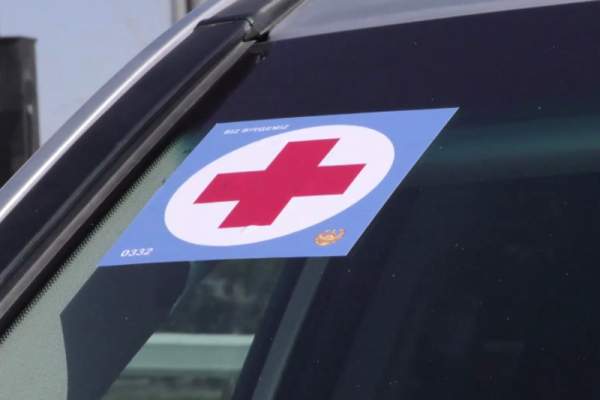 Дәрігерлердің жеке көлігіне арнайы белгі жабыстырылады