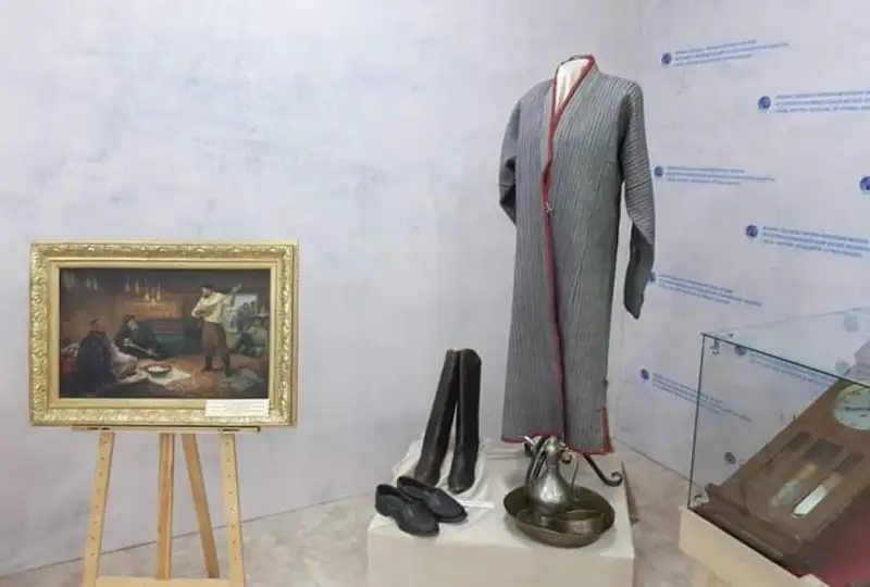 Жамбыл ақынның бұйымдары көрмеге қойылды
