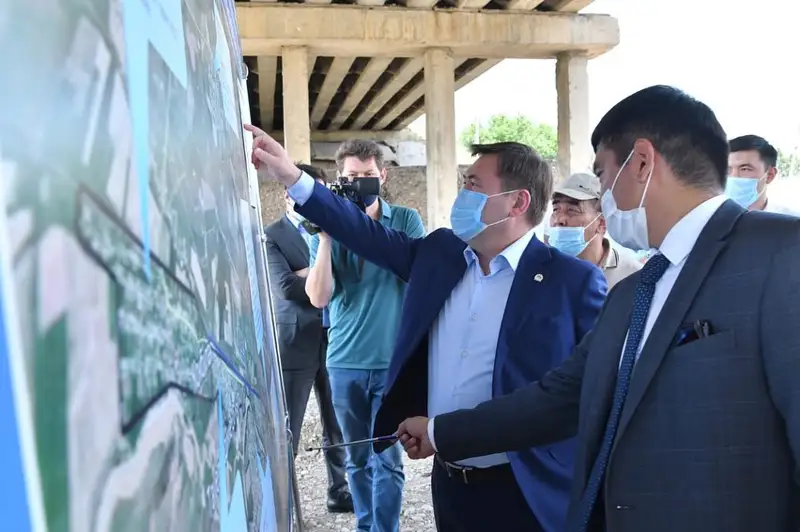 Қала әкімі «Жаңаталап» тұрғын алабының ауыз су жүйесі құрылысымен танысты