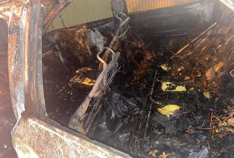 Атырауда журналист Виктор Сутягиннің көлігін белгісіз біреу өртеп жіберді