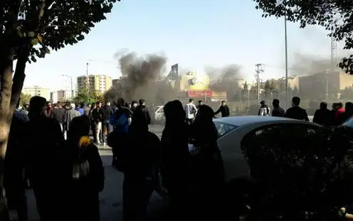 Иранда шеруге шыққан 3 адам өлім жазасына кесілді