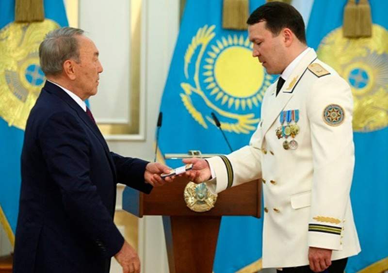 «Самат Әбіш Түркиядағы Эгей теңізінің жағасында алаңсыз өмір сүріп жатыр»