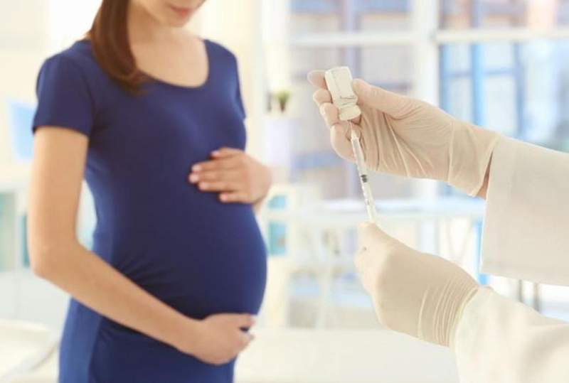 Елімізде 38 мың жүкті әйел коронавирусқа қарсы екпе алды