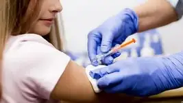 Ресей «Спутник V» вакцинасын жасөспірімдерге сынауды бастады 