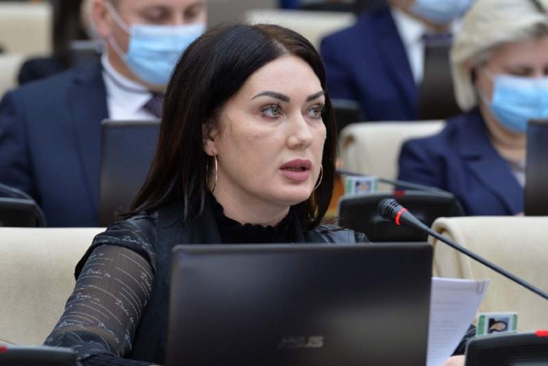 Қазақ тілін үйренсін: Депутат Наталья Дементьева ресейліктерге кеңес берді