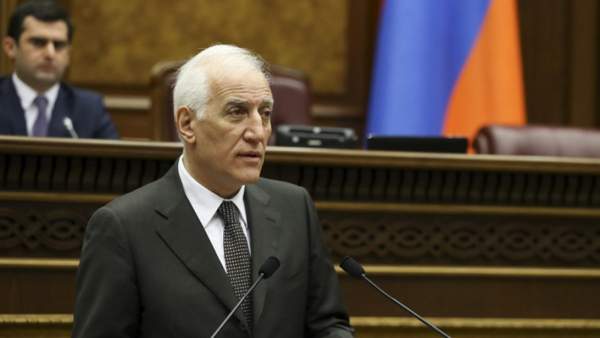 Арменияның жаңа президенті қызметіне кірісті