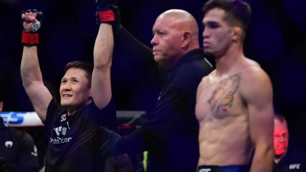 Жалғас Жұмағұлов UFC-дегі алғашқы жеңісіне қол жеткізді