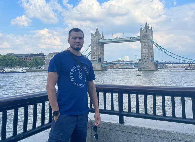«NEGE-нің көп көмегі тиді»: Жерлесіміз Ұлыбританиядан АҚТАЛЫП келді