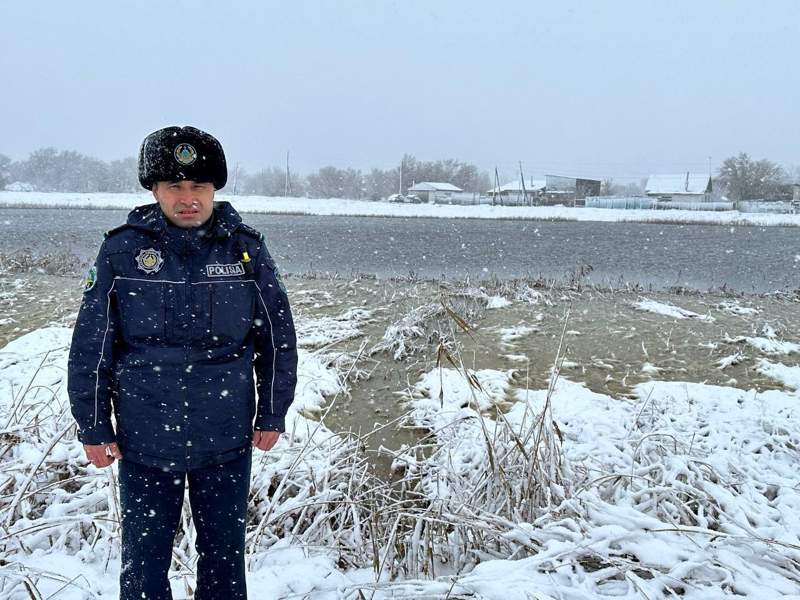Қостанай облысында учаскелік полиция 84 жастағы әйелді көлден алып шықты