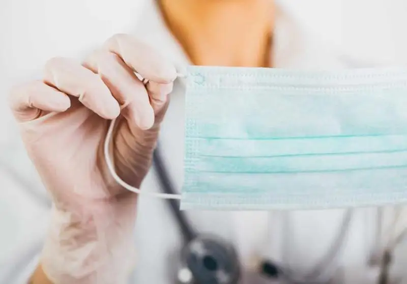 Бразилия президентіне маска тақпағаны үшін айыппұл салынды