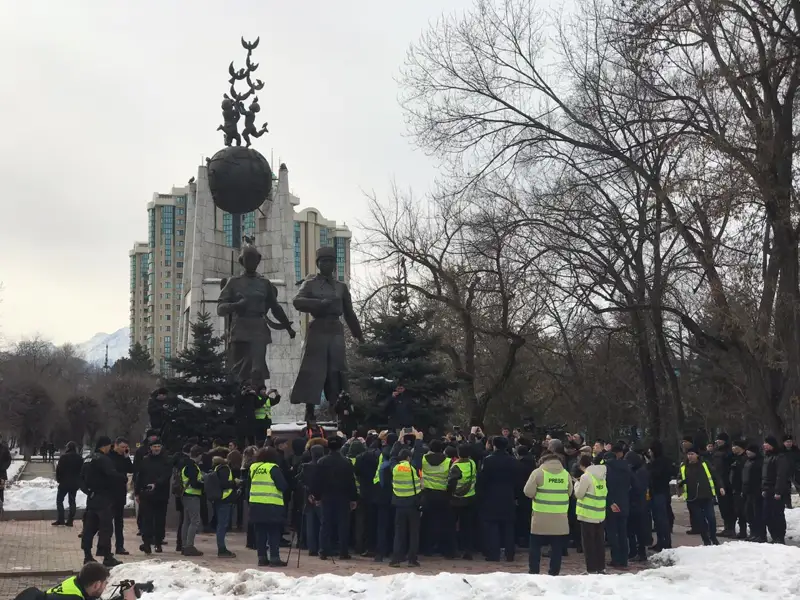 Митингке шыққандар ұсталды