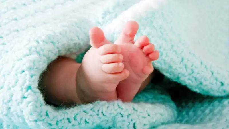Қызылордалық әйел кәмелеттік жасқа толмаған қызының нәрестесін сатпақ болған