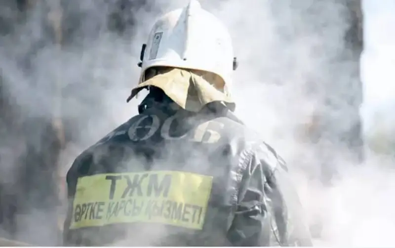Ақтөбелік өрт сөндірушілер өрттен 6 адамды құтқарды
