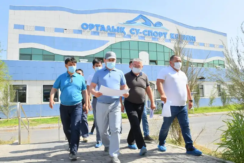 Шымкент әкімі орталық су спорт кешенінің жұмысымен танысты