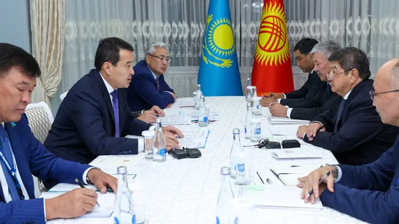 Қазақстан мен Қырғызстан Үкіметтерінің басшылары келіссөздер жүргізді