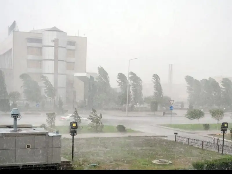 Қостанайды дауыл қиратып жатыр