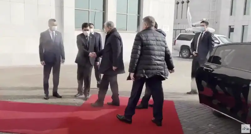 Президентті кімдер күтіп алды?