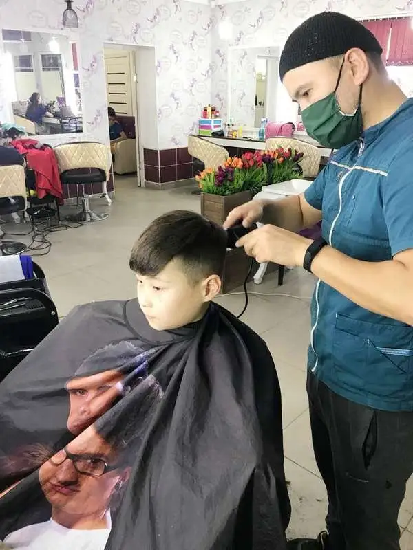 Шаштараз бен монша жұмыс істейді