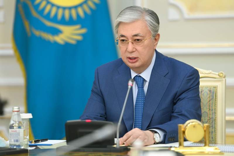 ПРЕЗИДЕНТТІҢ тегеуріні, ЕЛБАСЫНЫҢ емеуріні және ОЛИГАРХИЯ