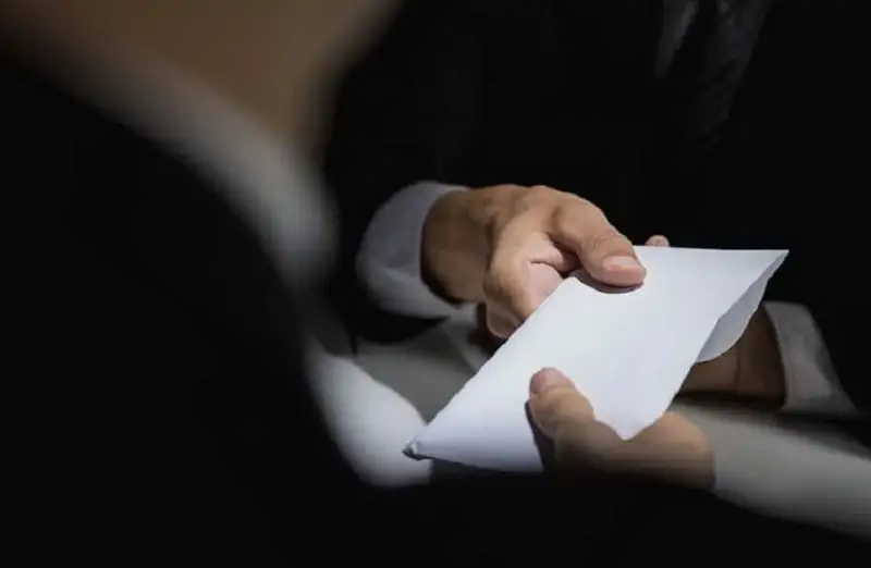 Түркістан облысында аудан әкімінің орынбасары пара алды деген күдікпен ұсталды
