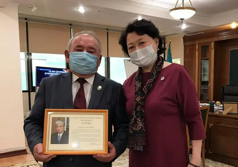 Несіпбек Айтұлы 70 жасқа толды