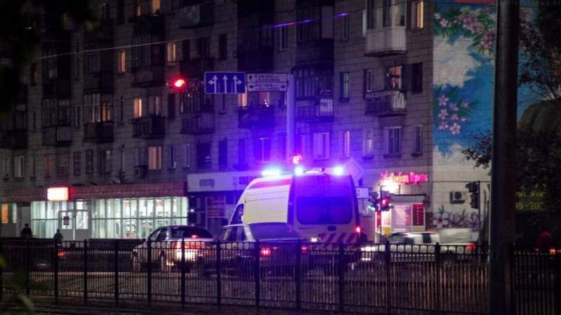 Көпқабатты үйлердің бірінде ер адам өлі табылды