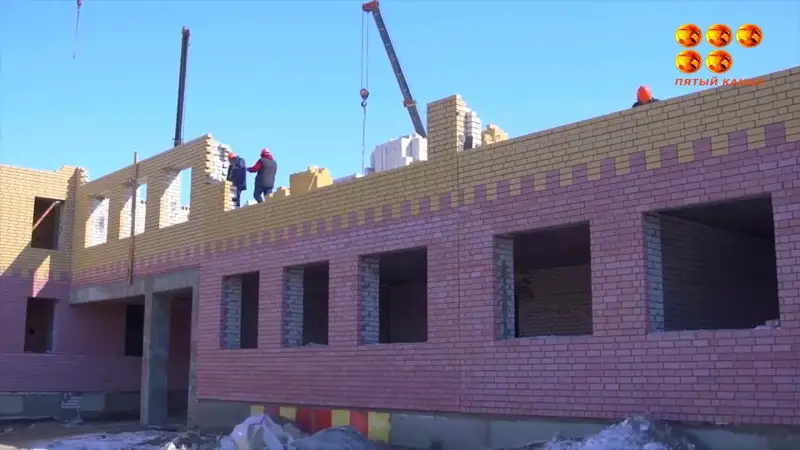 Қарағанды әкімі «Күнгей» ықшамауданындағы мектептің құрылысы уақытында бітетінін айтты