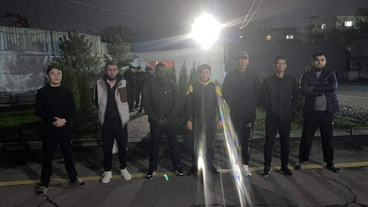 Алматыда заңсыз жүрген шетел азаматтары елден шығарылды 