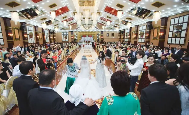 «Қызыл аймақта» той тоқтамай тұр