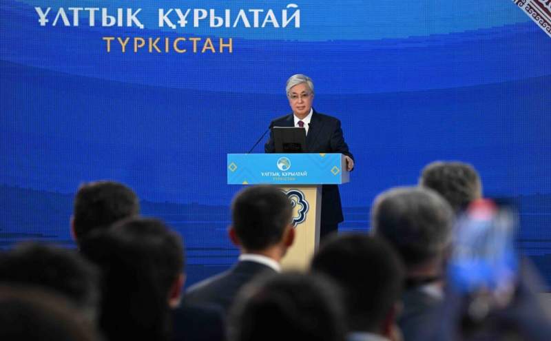 «Бос сөз қумай, нақты жұмыс істеу керек»: Президент жастарға кеңес берді