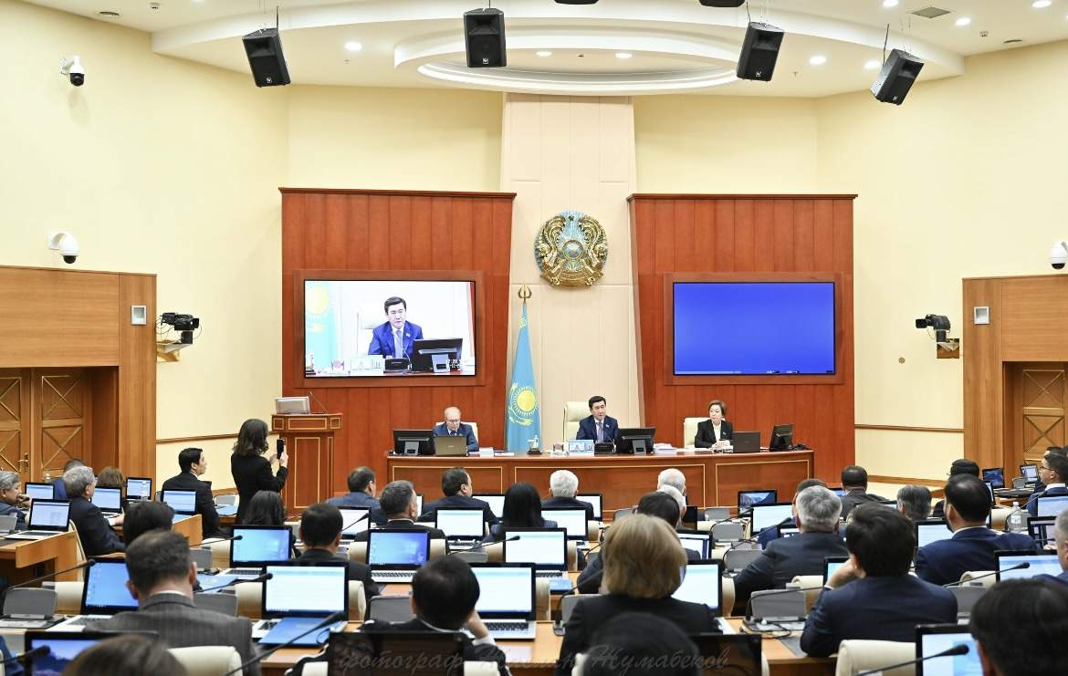 Ерлан Қошанов: бюджетті бекіту кезінде сайлаушылардың талабы ескерілді