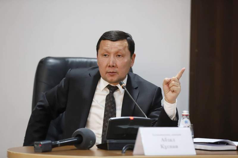 Абзал Құспан, заңгер: Президентті іс жүзінде де қолдап келе жатырмын