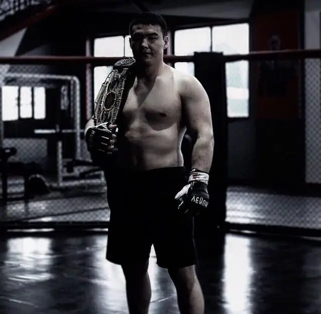 Спорт пен қызметті тең ұстаған полицей