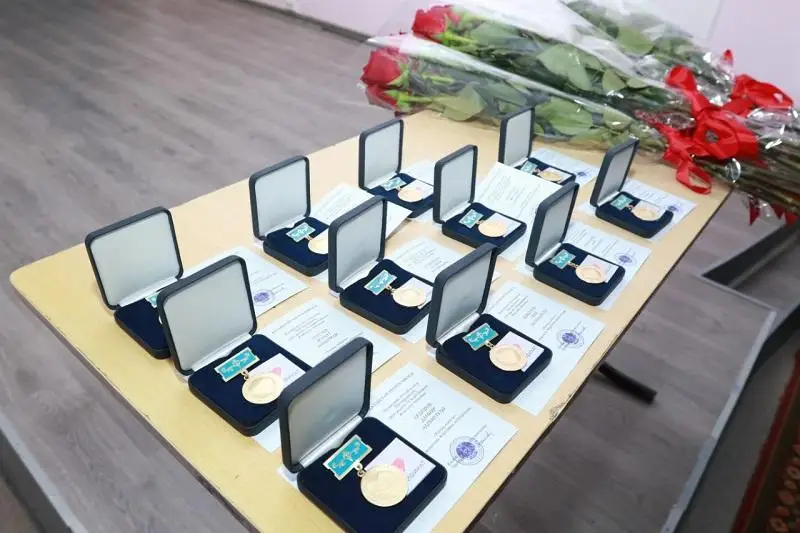 Атырауда 70 медицина қызметкеріне «Халық алғысы» медалі тапсырылды  