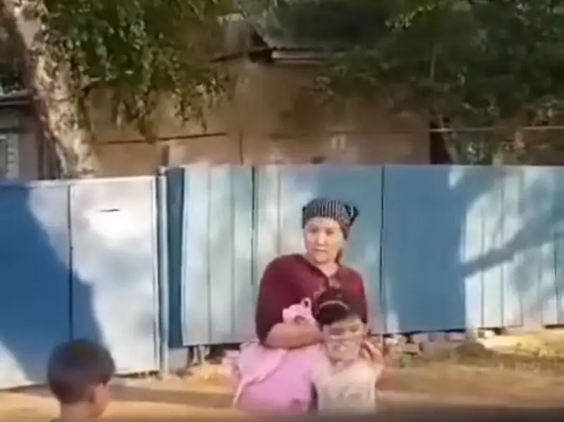 Қарғалыда көршісі кішкентай қыздың аузы мен қолын байлап, иесіз үйге апарып ұрған