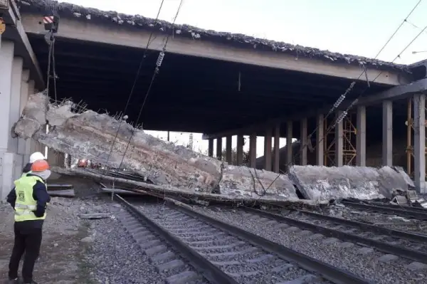 Нұр-Сұлтанда көпір құлады