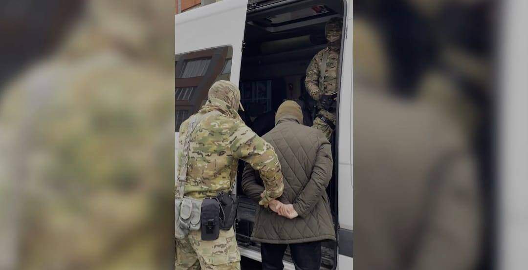 Алматы облысында ақша бопсалаумен айналысқан топ ұсталды
