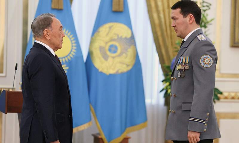 Самат Әбіш қызметінен босатылды