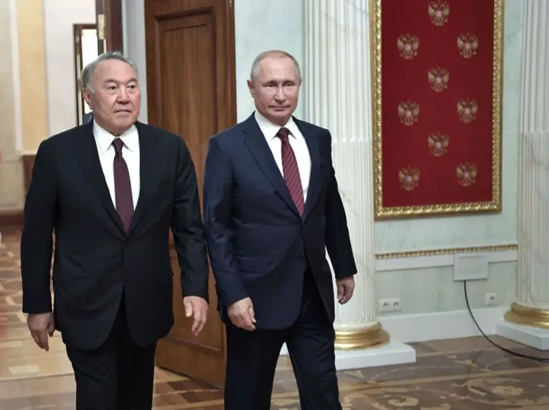 Назарбаев Путинмен жеке әңгімелеседі